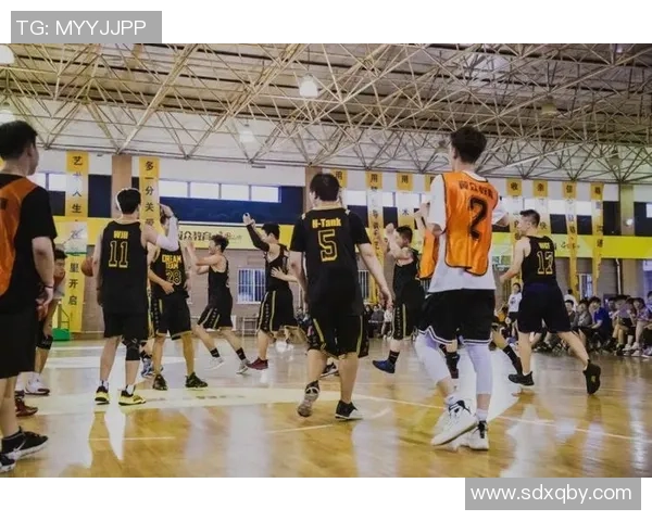 赛后分析:西安篮球队与上海篮球队的速度对决全景回顾 赛后分析:西安篮球队与上海篮球队的速度对决全景回顾